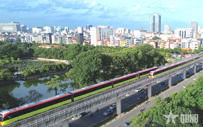 Hanoi Metro: Chưa cấm mang xe đạp gắn pin lên tàu