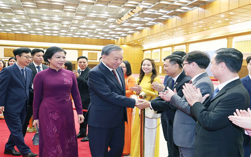 Tổng Bí thư Tô Lâm tiếp nguyên Tổng Lãnh sự danh dự Việt Nam Park Soo Kwan tại Hàn Quốc