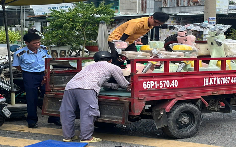 Đồng Tháp: Phát hiện 02 hộ kinh doanh hàng hóa có dấu hiệu nhập lậu, không rõ nguồn gốc xuất xứ