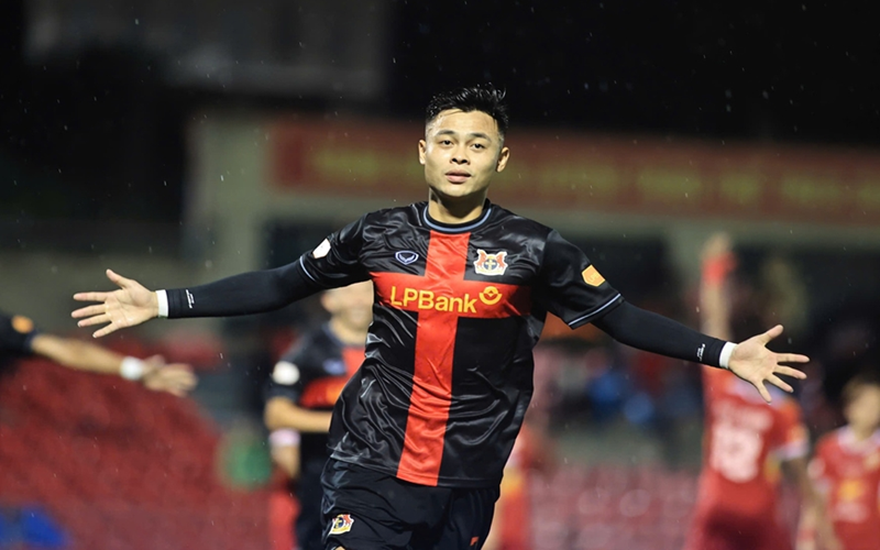 Vòng 1 V-League 2025-2026: Tân binh khởi đầu ấn tượng