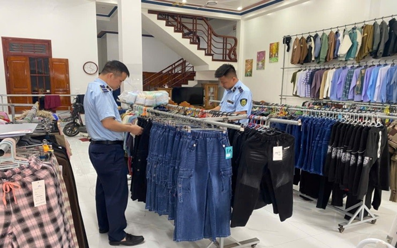 Sơn La kiểm tra, xử phạt hàng loạt cơ sở bán hàng không rõ nguồn gốc