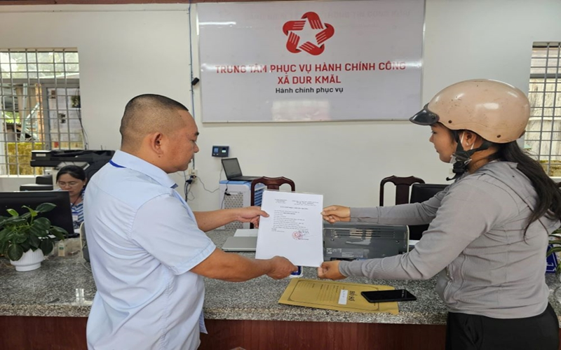 Giảm tải công việc chứng thực cho chủ tịch UBND cấp xã