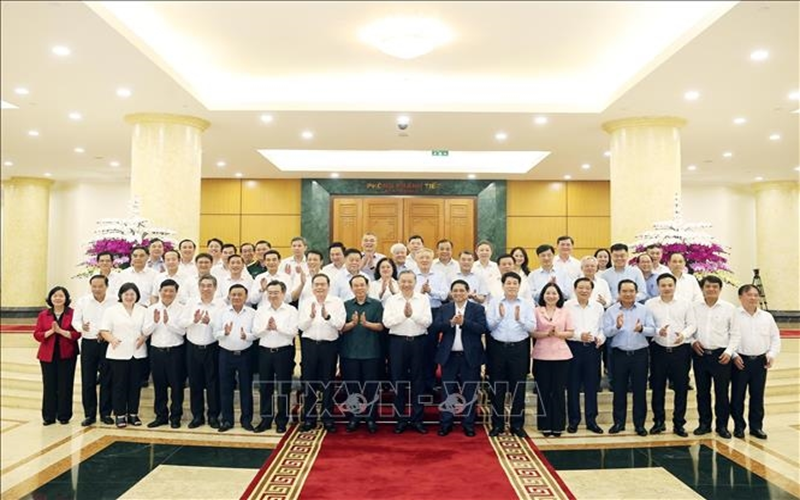 Bộ Chính trị cho ý kiến về công tác chuẩn bị Đại hội Đảng bộ TP Hà Nội và Đảng bộ TP Hồ Chí Minh