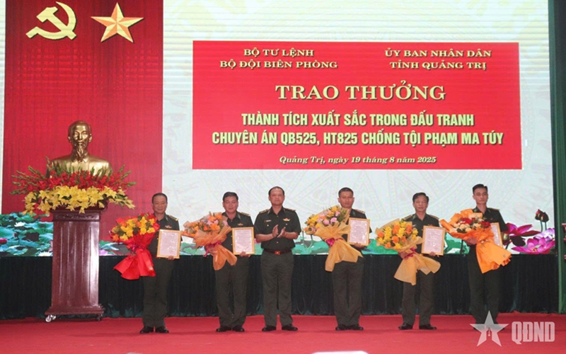 Trao thưởng các lực lượng đấu tranh thành công 2 chuyên án lớn chống tội phạm ma túy
