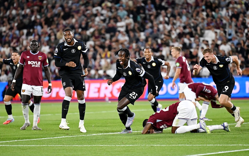 Tin thể thao (23-8): Chelsea vùi dập West Ham, Bayern thắng tưng bừng