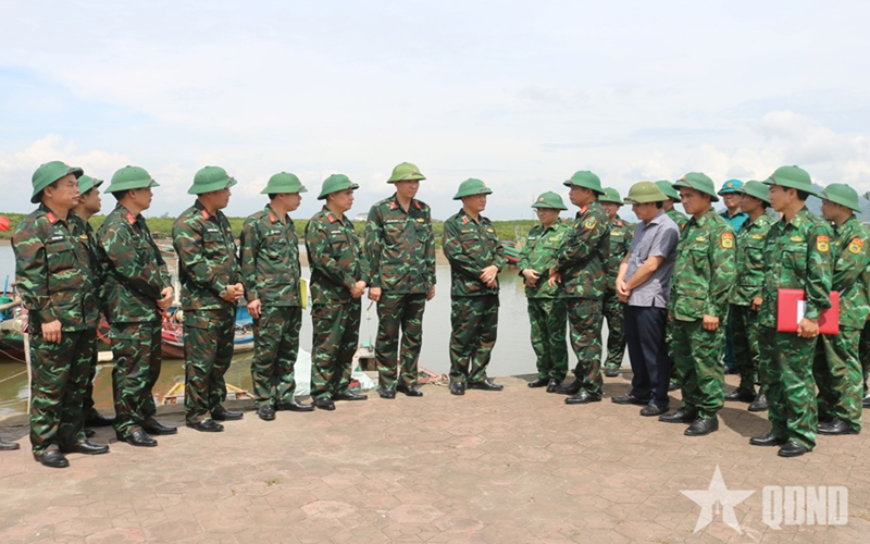 Hà Tĩnh: Dừng các cuộc họp chưa cần thiết, tập trung phòng, chống bão số 5