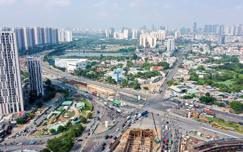 TP Hồ Chí Minh: Thi công xuyên lễ tại các công trình giao thông trọng điểm