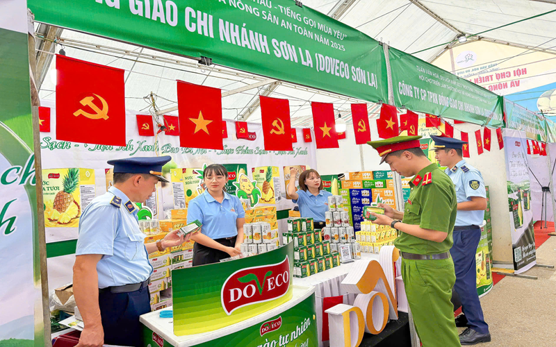 Sơn La: Tăng cường giám sát, kiểm soát hàng hoá tại Hội chợ Triển lãm thương mại và nông sản an toàn năm 2025