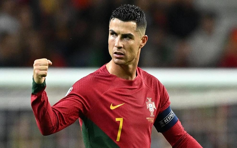 Tin thể thao (12-9): Ronaldo nhận giải “Cầu thủ xuất sắc nhất mọi thời đại”