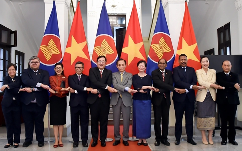 Bí thư Trung ương Đảng, quyền Bộ trưởng Ngoại giao Lê Hoài Trung tiếp Đại sứ, Đại biện các nước ASEAN và Timor-Leste