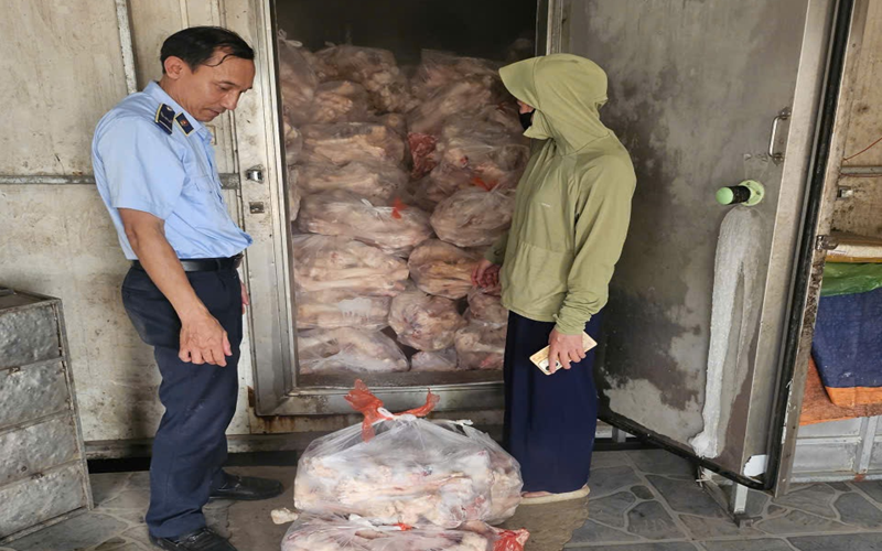 Hà Nội: Phát hiện 3,5 tấn xương bò không rõ nguồn gốc