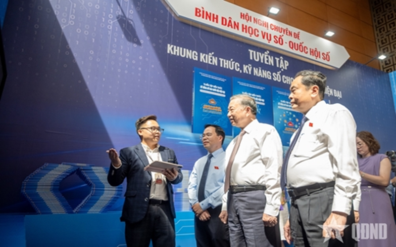 Tổng Bí thư Tô Lâm dự, chỉ đạo Hội nghị chuyên đề về Bình dân học vụ số - Quốc hội số
