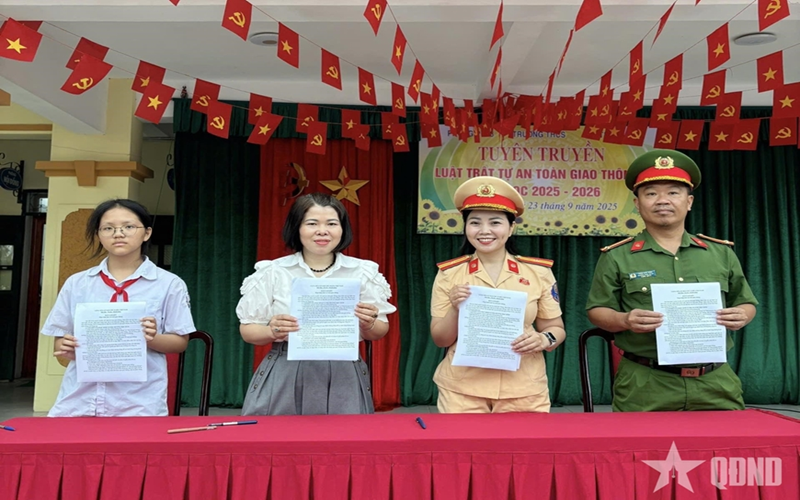Hà Nội: Đẩy mạnh tuyên truyền pháp luật về trật tự, an toàn giao thông trong trường học