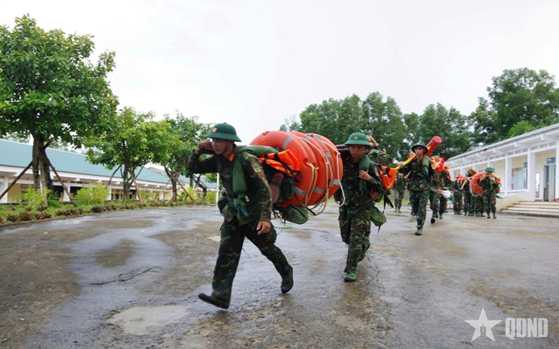 Lực lượng vũ trang tỉnh Quảng Trị chủ động ứng phó bão số 10
