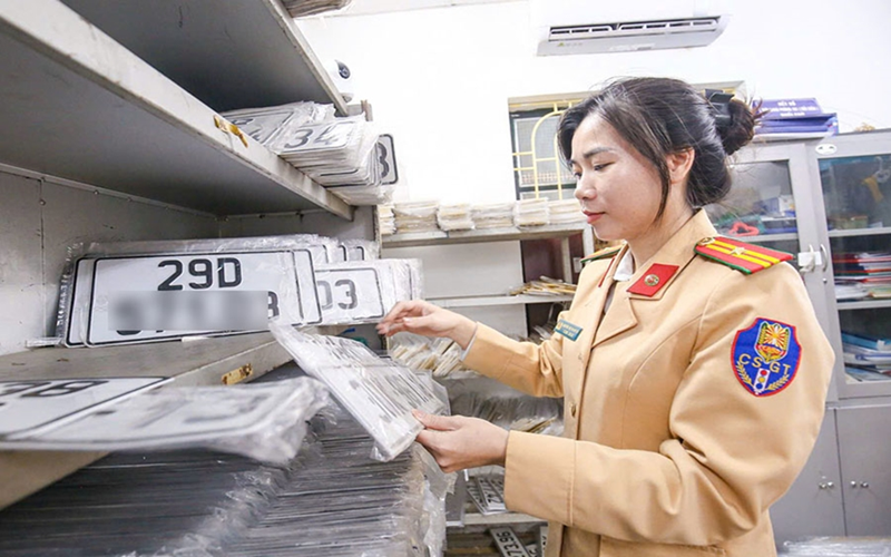 Giảm 30% lệ phí đăng ký, cấp biển số xe lần đầu trên cổng dịch vụ công