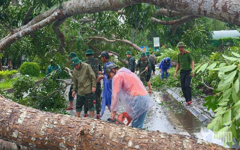Hà Tĩnh tập trung khắc phục hậu quả bão số 10