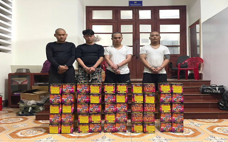 Cao Bằng: Vận chuyển hơn 100kg pháo nổ qua biên giới