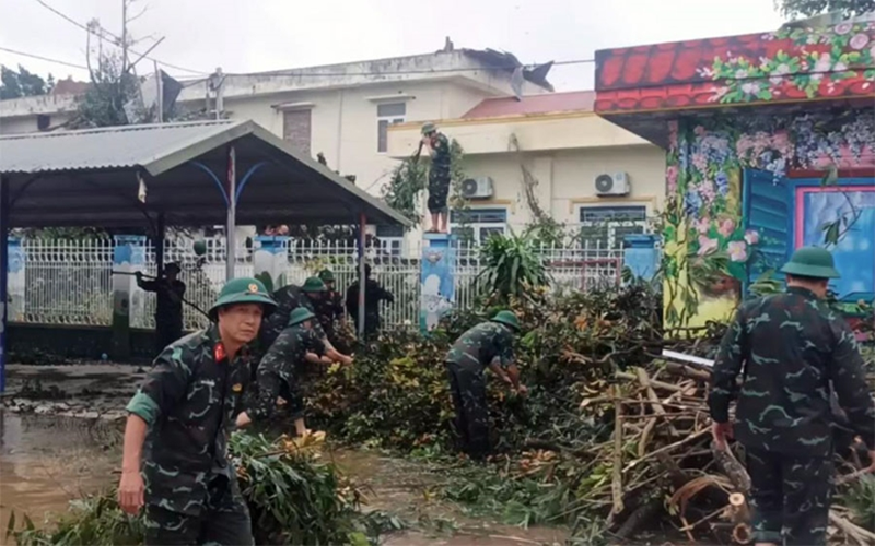 Thanh Hóa: Ban Chỉ huy Phòng thủ khu vực 2 - Hà Trung nỗ lực giúp dân khắc phục mưa lũ