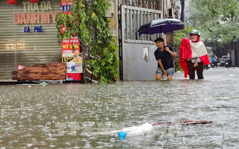 Học sinh toàn thành phố Hà Nội nghỉ học trực tiếp ngày mai (1-10)