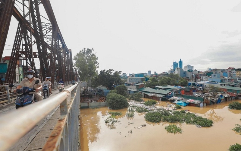 Thời tiết hôm nay (2-10): Lũ đang lên, áp thấp nhiệt đới sắp trở thành cơn bão số 11