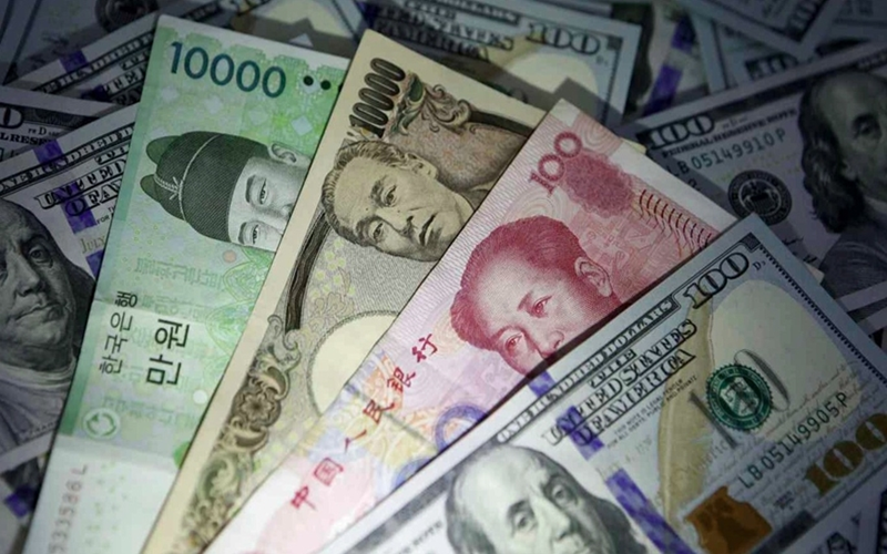 Dự trữ tiền tệ toàn cầu vượt 12.000 tỷ USD lần đầu tiên kể từ năm 2021