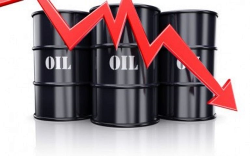 Giá xăng dầu hôm nay (3-10): Tiếp tục giảm hơn 2% do lo ngại tình trạng dư cung