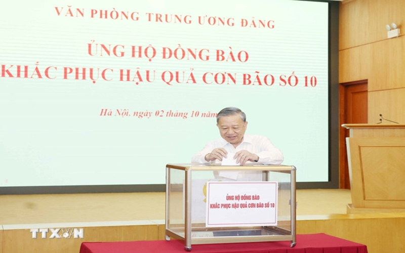 Văn phòng Trung ương Đảng ủng hộ đồng bào khắc phục hậu quả bão số 10