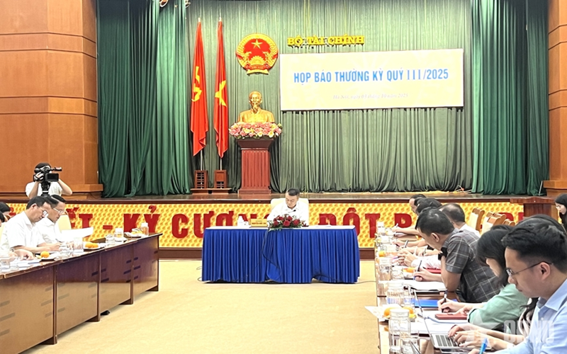 Luỹ kế 9 tháng thu ngân sách Nhà nước ước đạt 96,7% dự toán