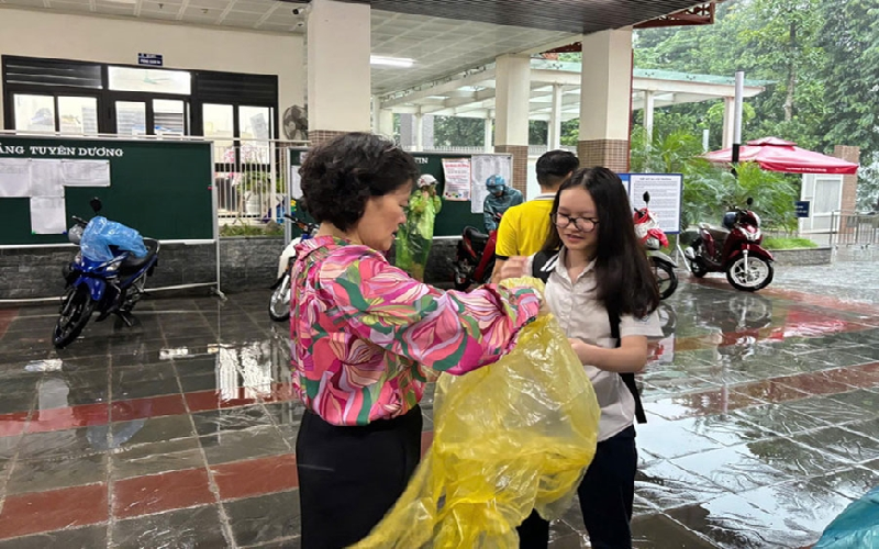 Sở Giáo dục và Đào tạo Hà Nội yêu cầu các trường học chủ động ứng phó với bão số 11