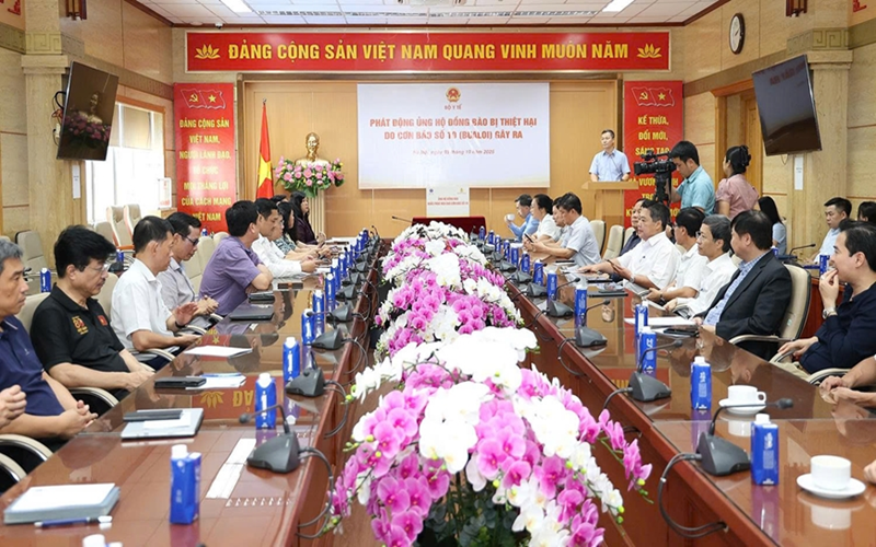 Bộ Y tế phát động ủng hộ đồng bào vùng lũ sau bão số 10
