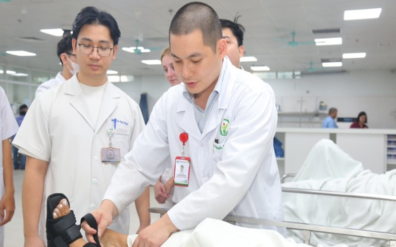 Bộ Y tế yêu cầu bảo đảm công tác khám chữa bệnh, cấp cứu trong bão số 11