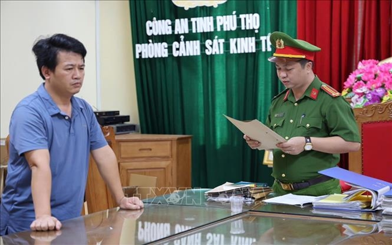 Khởi tố, bắt tạm giam lãnh đạo công ty sản xuất hàng triệu bình chữa cháy giả