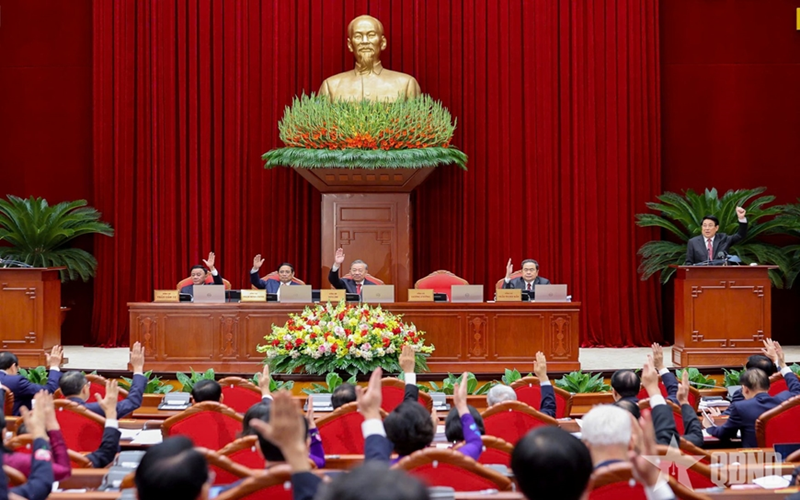 Ngày làm việc thứ nhất Hội nghị lần thứ 13 Ban Chấp hành Trung ương Đảng khóa XIII