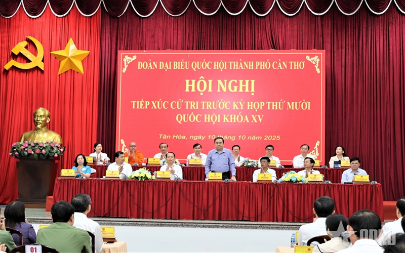 Chủ tịch Quốc hội Trần Thanh Mẫn tiếp xúc cử tri thành phố Cần Thơ trước Kỳ họp thứ mười, Quốc hội khóa XV