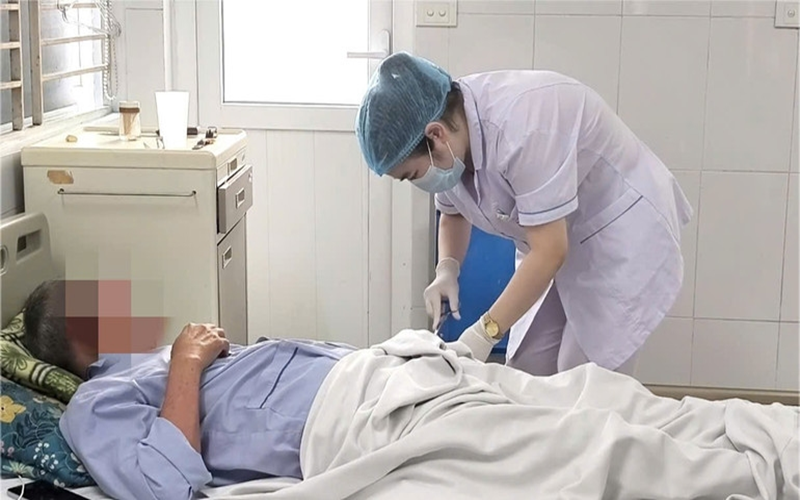 Nhiều bệnh nhân sốc và xuất huyết do mắc sốt xuất huyết