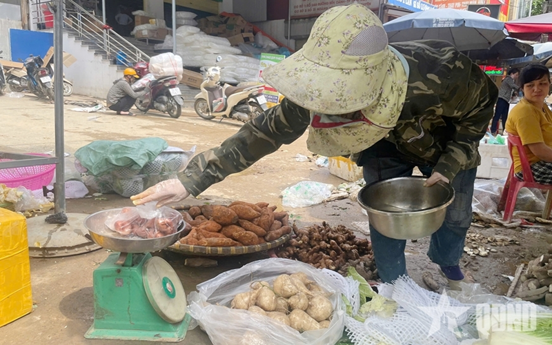 Xuất cấp hàng dự trữ quốc gia hỗ trợ địa phương khắc phục hậu quả mưa lũ