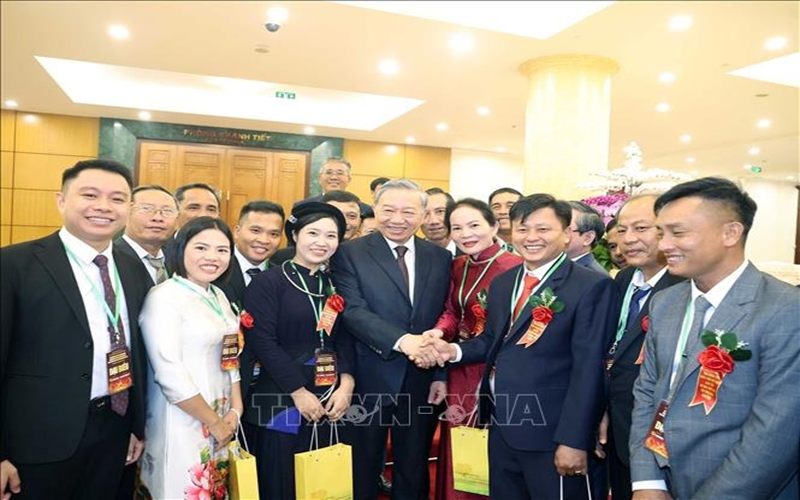 Tổng Bí thư Tô Lâm gặp mặt nông dân xuất sắc, nhà khoa học của nhà nông năm 2025