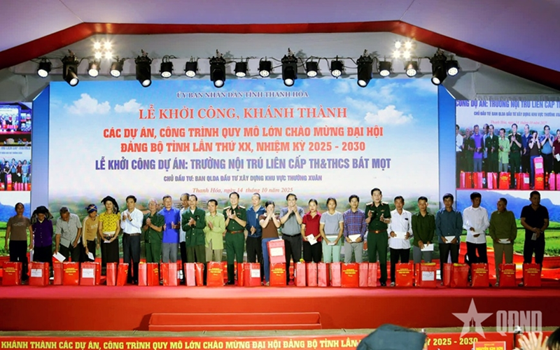 Thủ tướng Phạm Minh Chính dự lễ khởi công Trường nội trú liên cấp Tiểu học và THCS Bát Mọt (Thanh Hóa)
