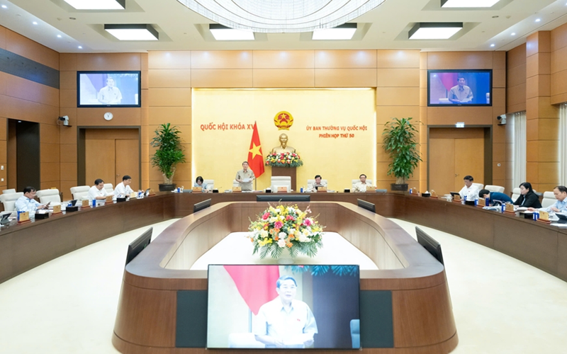 Phiên họp thứ 50 của Ủy ban Thường vụ Quốc hội: Đánh giá kỹ tác động đến an toàn nợ công