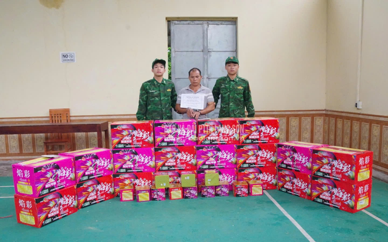 Lạng Sơn: Bắt giữ đối tượng vận chuyển 340 kg pháo nổ