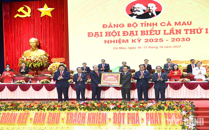 Cà Mau phấn đấu trở thành tỉnh phát triển toàn diện ở vùng cực Nam Tổ quốc
