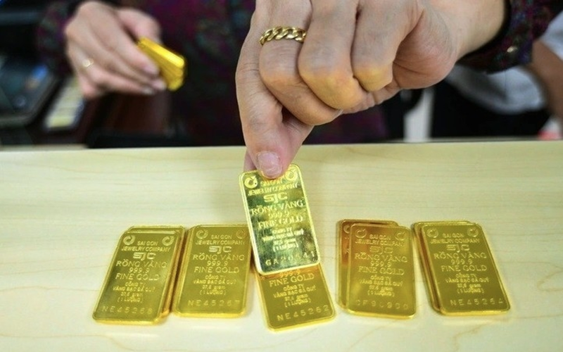 Giá vàng hôm nay (trưa 18-10): Vàng miếng SJC, vàng nhẫn quay đầu giảm