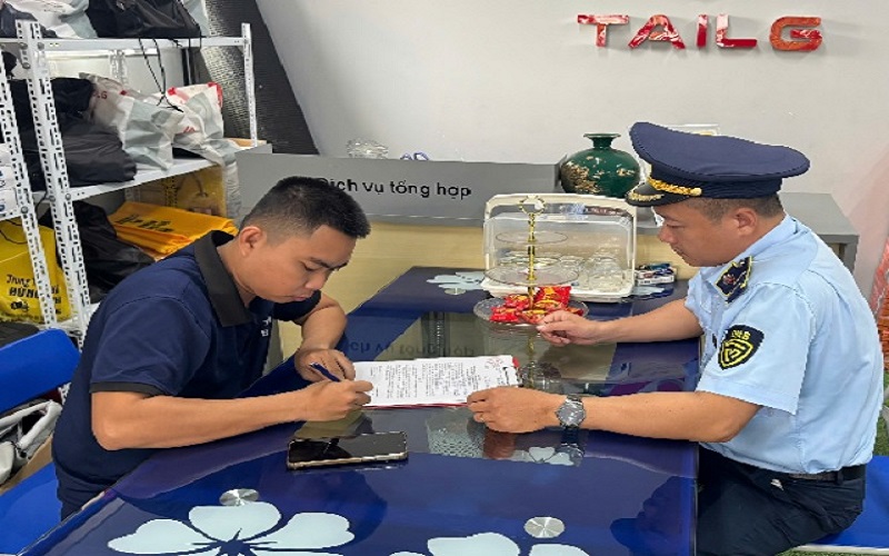 Quảng Ngãi: 1 tháng, 1 đội quản lý thị trường phát hiện 5 vụ giả mạo nhãn hiệu hàng hoá