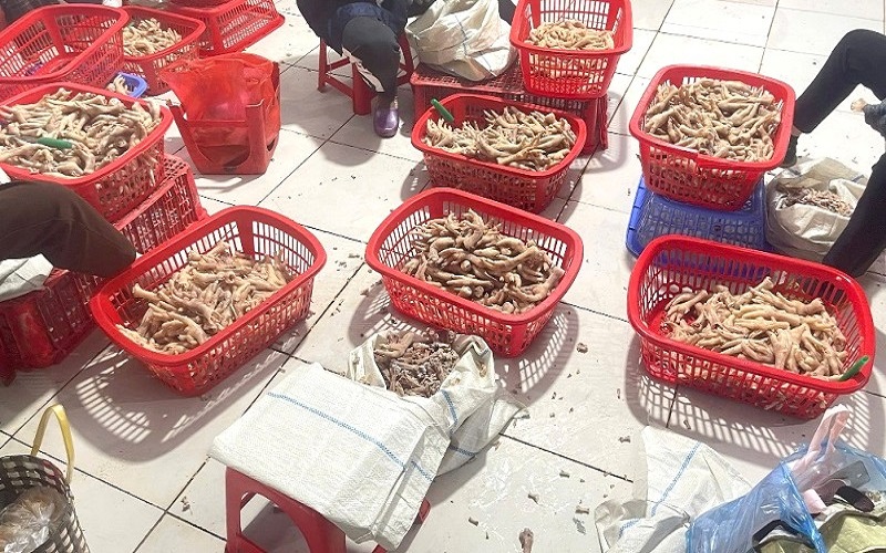 Lạng Sơn: Phát hiện hơn 3,5 tấn chân gà chế biến không rõ nguồn gốc