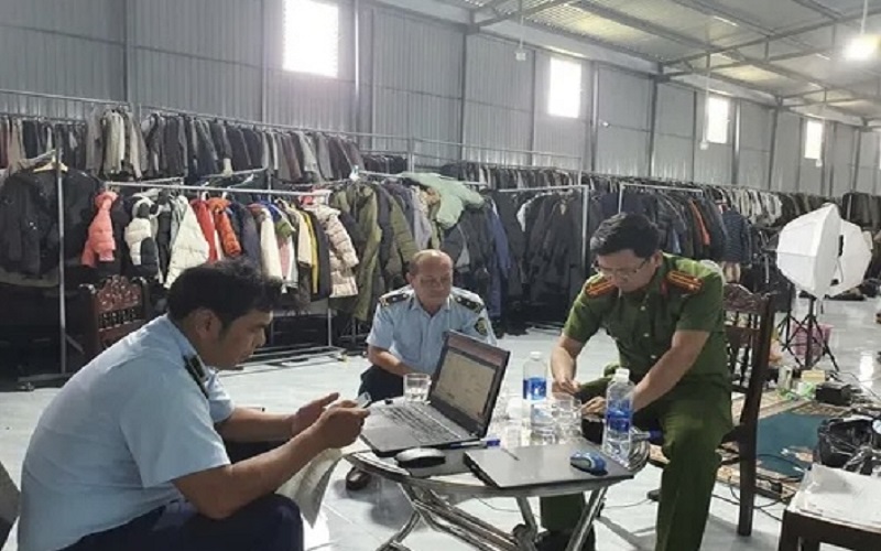 Gia Lai xử phạt một công ty kinh doanh quần áo không rõ nguồn gốc, xuất xứ
