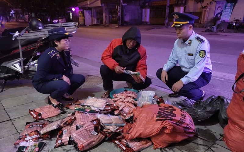 Tuyên Quang: Xử phạt 8 triệu đồng, tịch thu 120kg lạp xưởng không rõ nguồn gốc