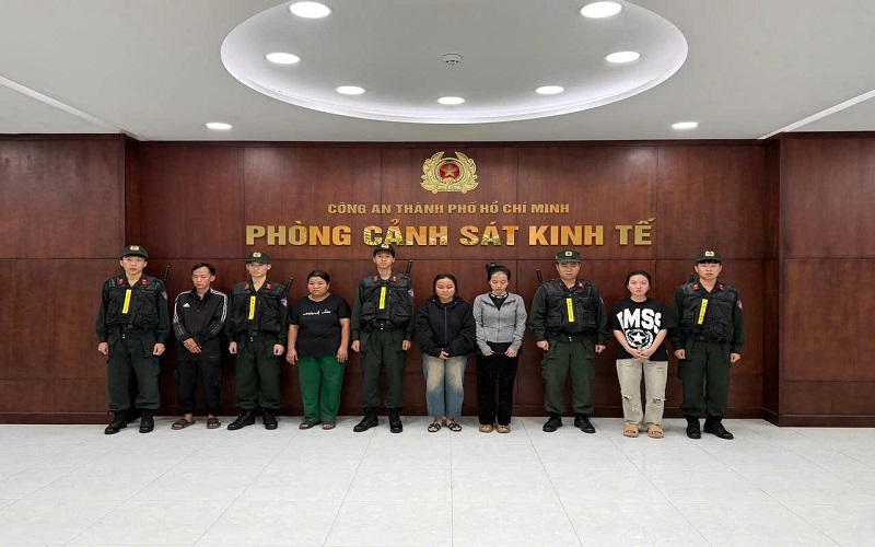 Triệt phá đường dây sản xuất dầu gió giả quy mô lớn tại TP. HCM