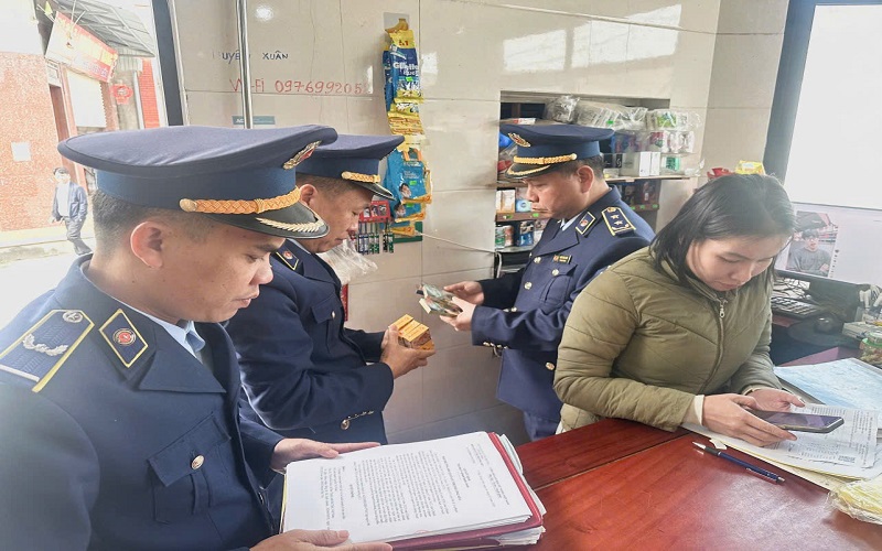 Hà Tĩnh: Xử phạt 12,5 triệu đồng hộ kinh doanh bán lẻ thuốc lá không có giấy phép