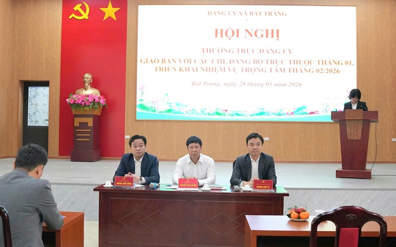 Xã Bát Tràng tập trung tháo gỡ “điểm nghẽn” về trật tự đô thị, vệ sinh môi trường dịp Tết