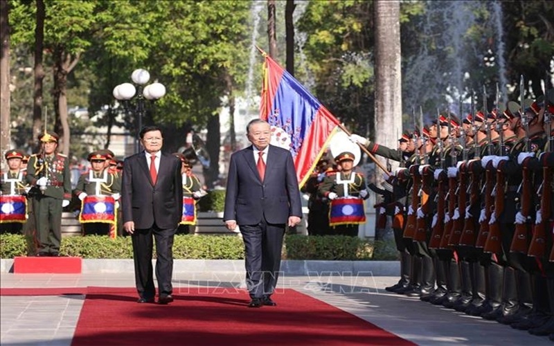 Lễ đón trọng thể Tổng Bí thư Tô Lâm tại thủ đô Viêng Chăn (Lào)